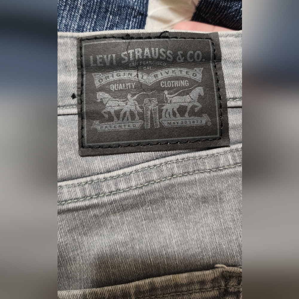 Levi's Light Gray Woman's Skinny Jeans - Picture 3 of 4